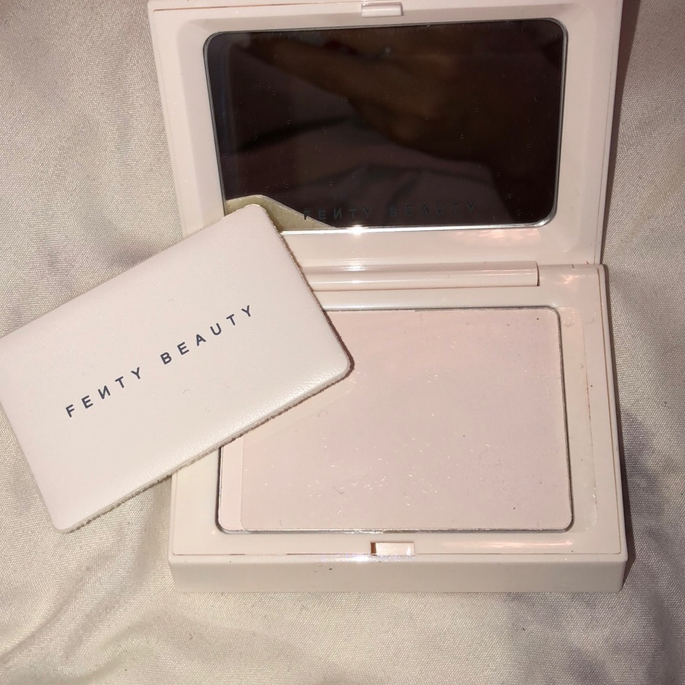 FENTY BEAUTY TRANSLUCENT POWDER